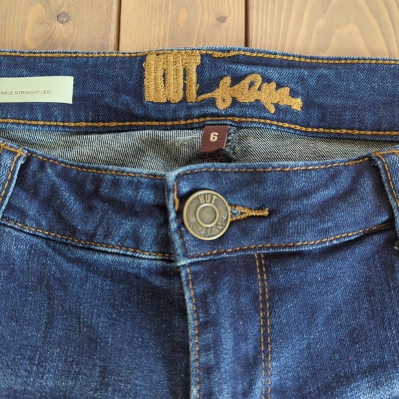 Kut from the Kloth Emma Ankle Straight Leg Distressed Raw Hem Jeans - Picture 11 of 14